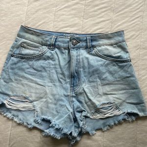 Lightwash Highwaisted Jean Shorts